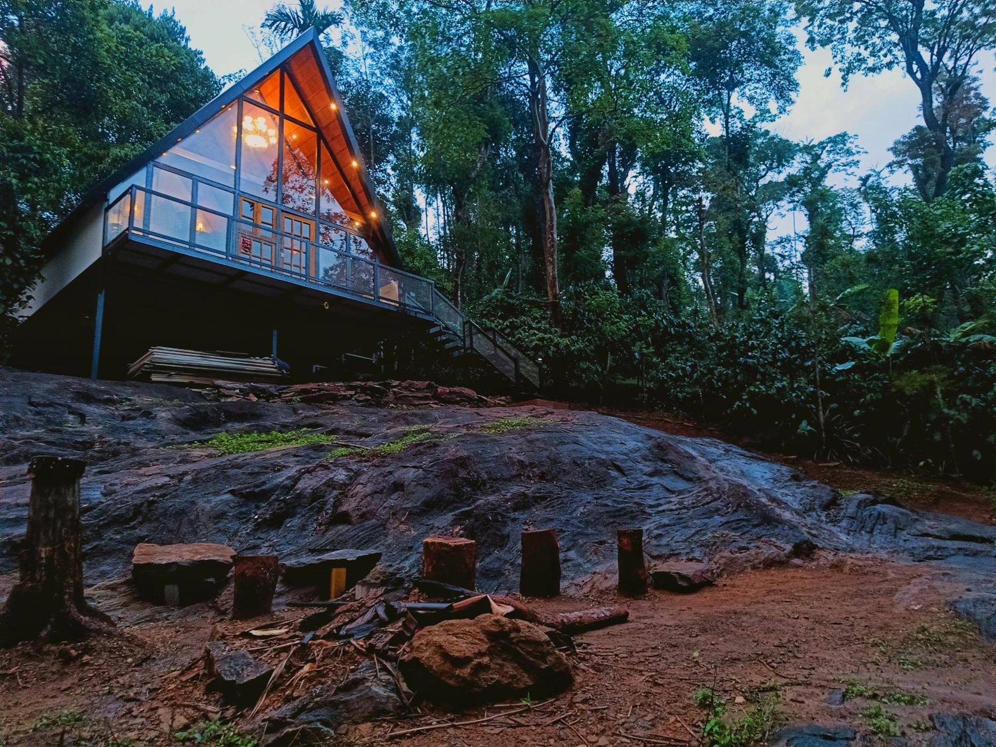 Whiskeywoods Villa Madikeri Exteriör bild